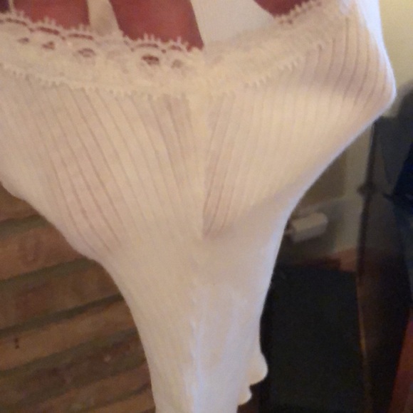 White lace trim ribbon tank top - Picture 4 of 5
